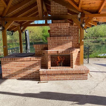 Moonlake Chalet Gainesti Екстериор снимка