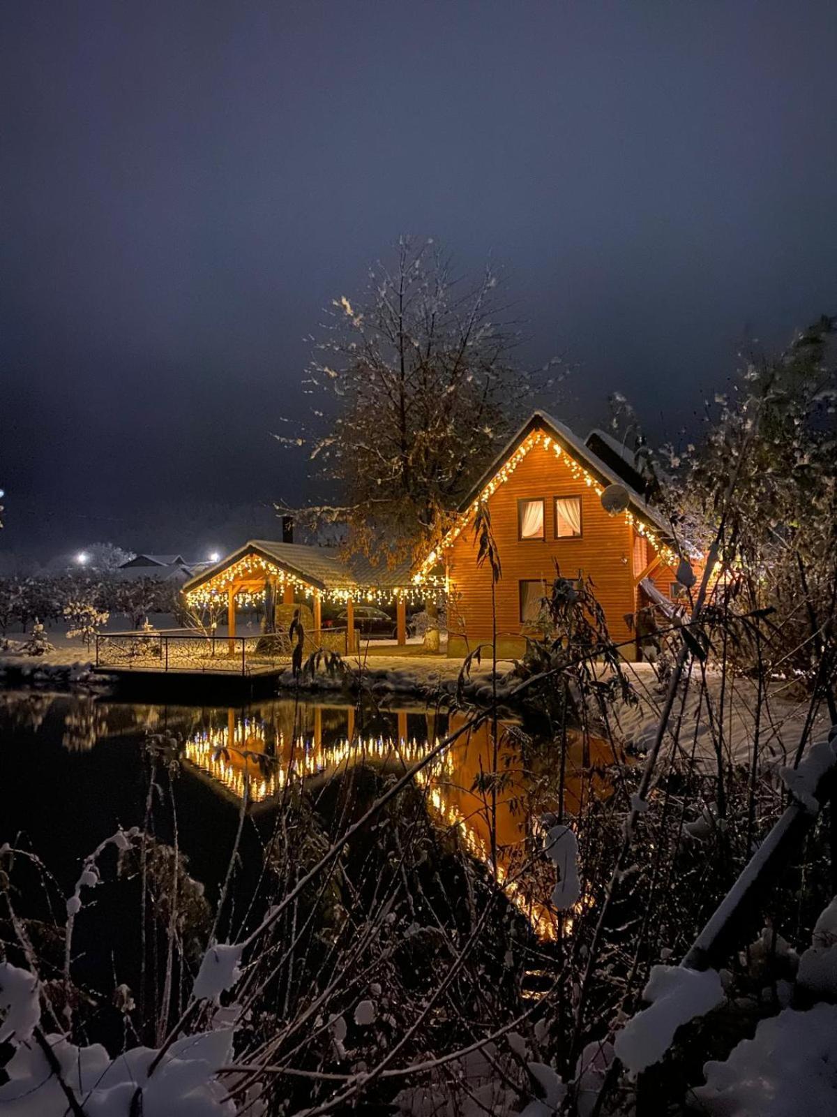 Moonlake Chalet Gainesti Екстериор снимка