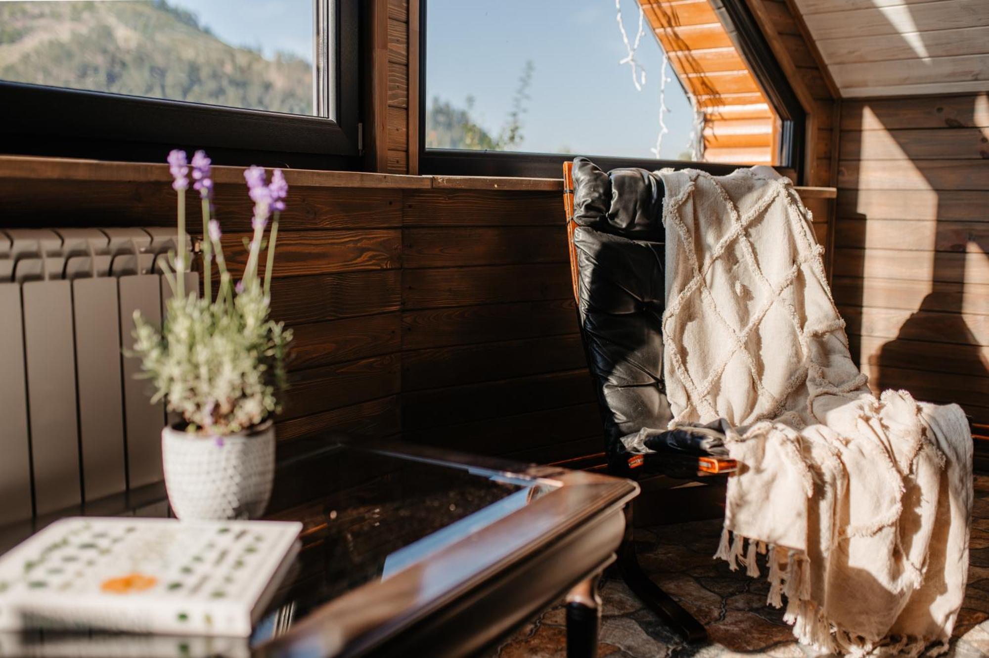 Moonlake Chalet Gainesti Екстериор снимка